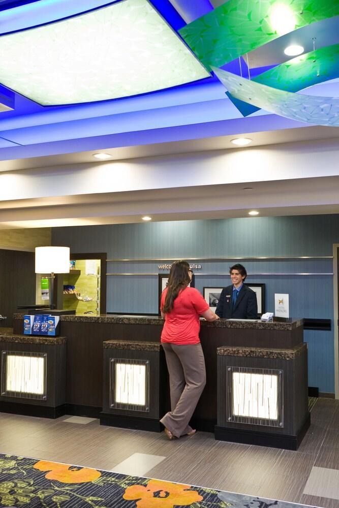 Hampton Inn And Suites Tulsa Central Luaran gambar